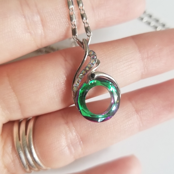 Iridescent Peacock Necklace - Picture 2 of 5